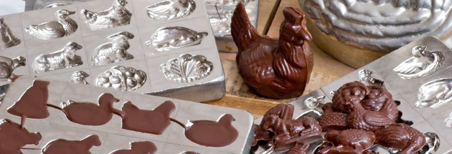 Moulage du chocolat pour Pâques